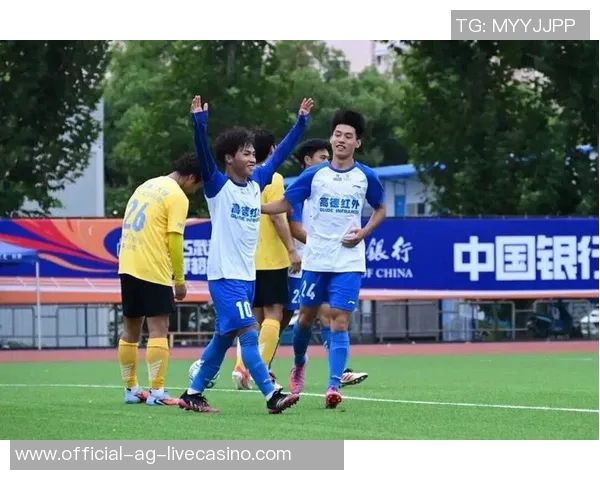 武汉足球俱乐部崛起之路探索球队发展与城市文化融合的全新篇章 武汉足球俱乐部崛起之路探索球队发展与城市文化融合的全新篇章