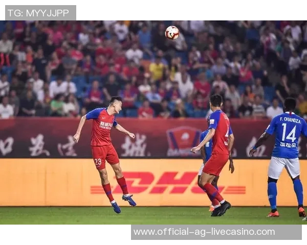 重庆斯威足球队奋勇争先全力拼搏力争中超赛季佳绩